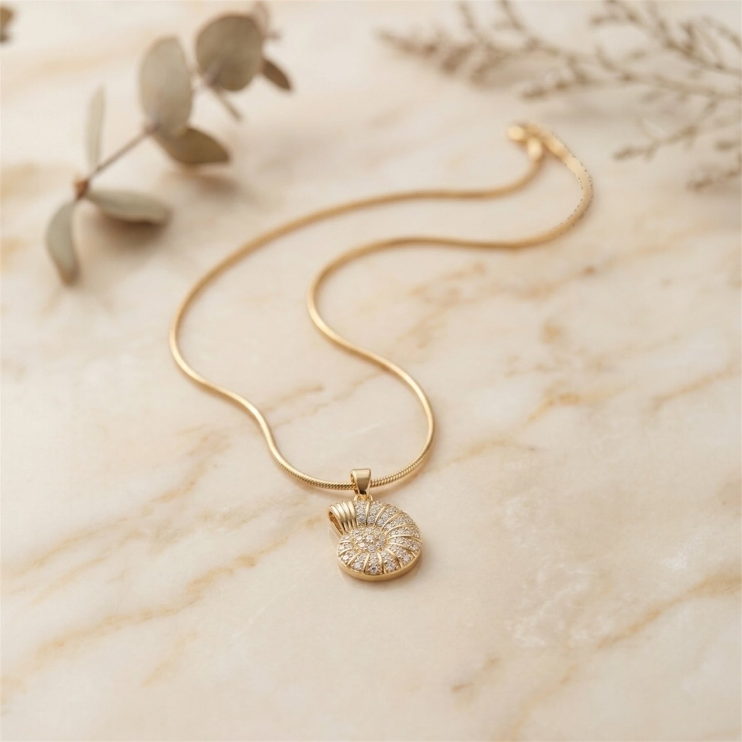 Collar Caracol Bañado en oro 18k, joyería Mare Rosato