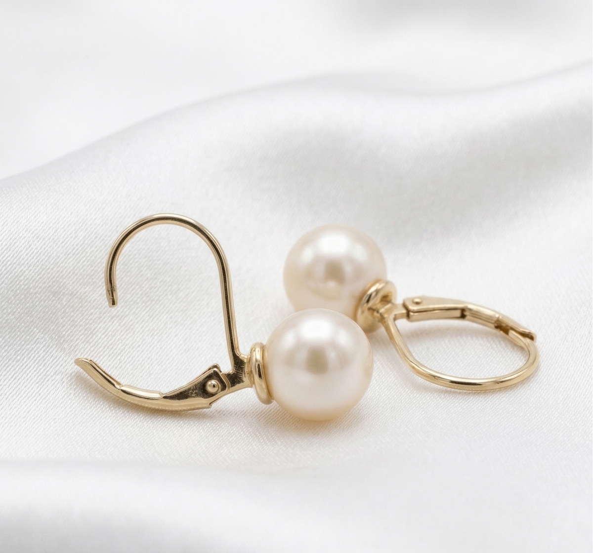 Argollas Perlas 8mm de Mallorca enchapado en Oro de 18K, joyería Mare Rosato