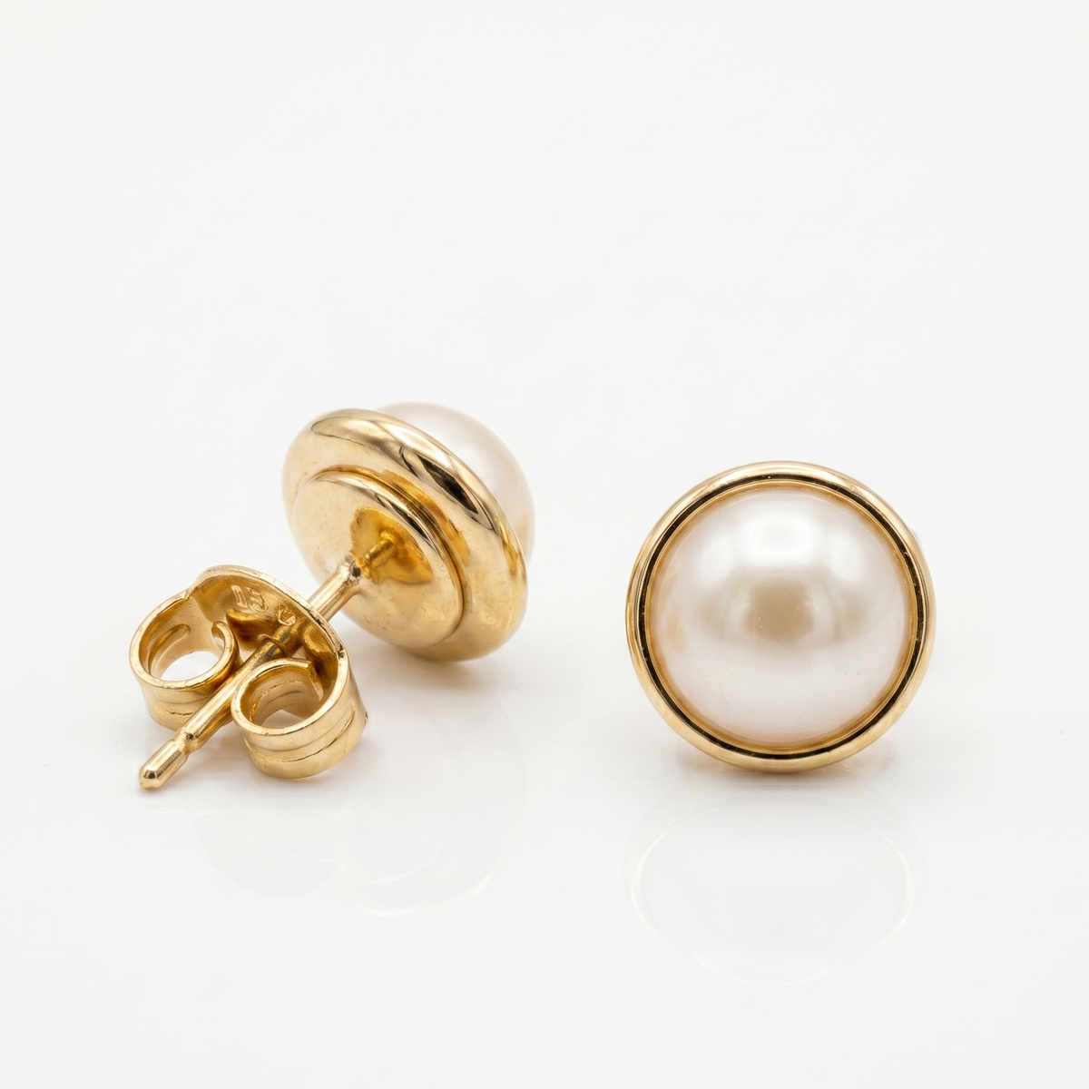 Aros Perlas de Mallorca enchapado en Oro de 18K Media Perlas 8MM, joyería Mare Rosato