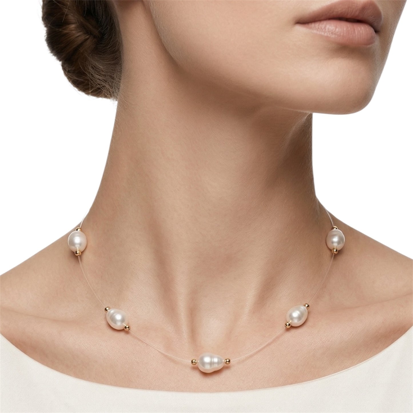 Collar Invisible con Perlas Blancas de Rio Bañado en oro 18k