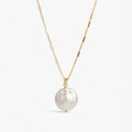 Collar Clásicos Perla Blanca Barroca Plana Natural | Bañado en Oro 18K