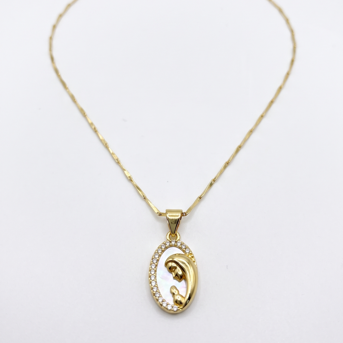 Collar Virgen Niña | Medalla Baño de Oro 18K con Micro Circones Blancos, Cadena Ajustable 45 cm