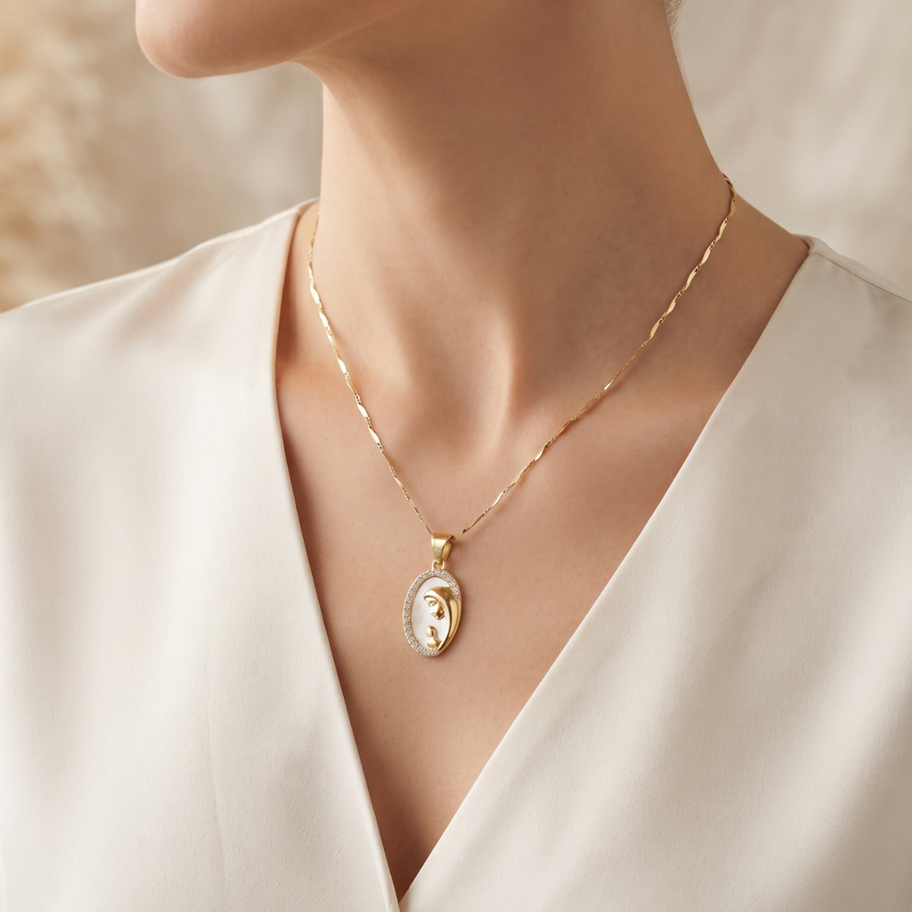 Collar Virgen Niña | Medalla Baño de Oro 18K con Micro Circones Blancos, Cadena Ajustable 45 cm
