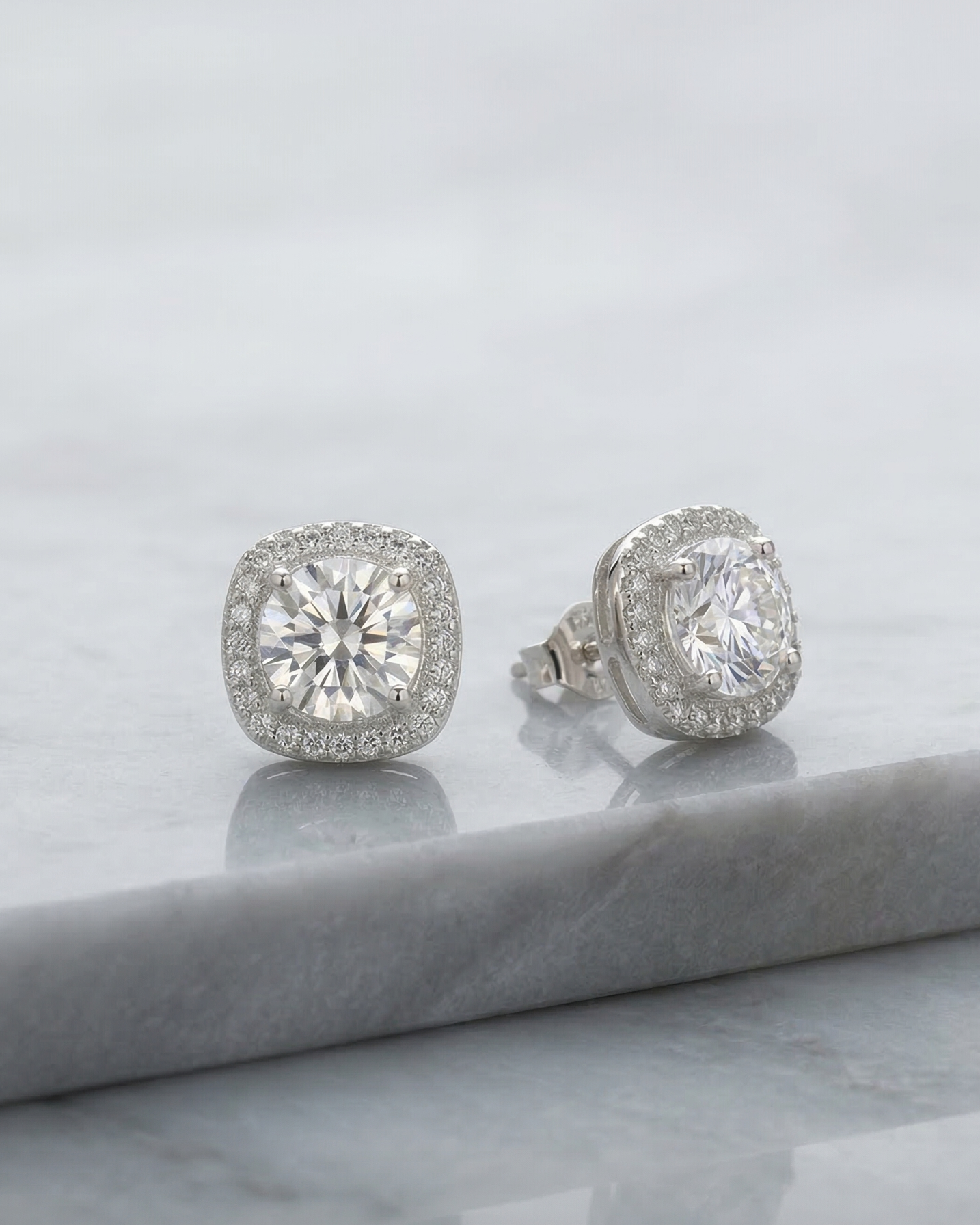 Destellos de Elegancia-  Aros de Plata con microcircones