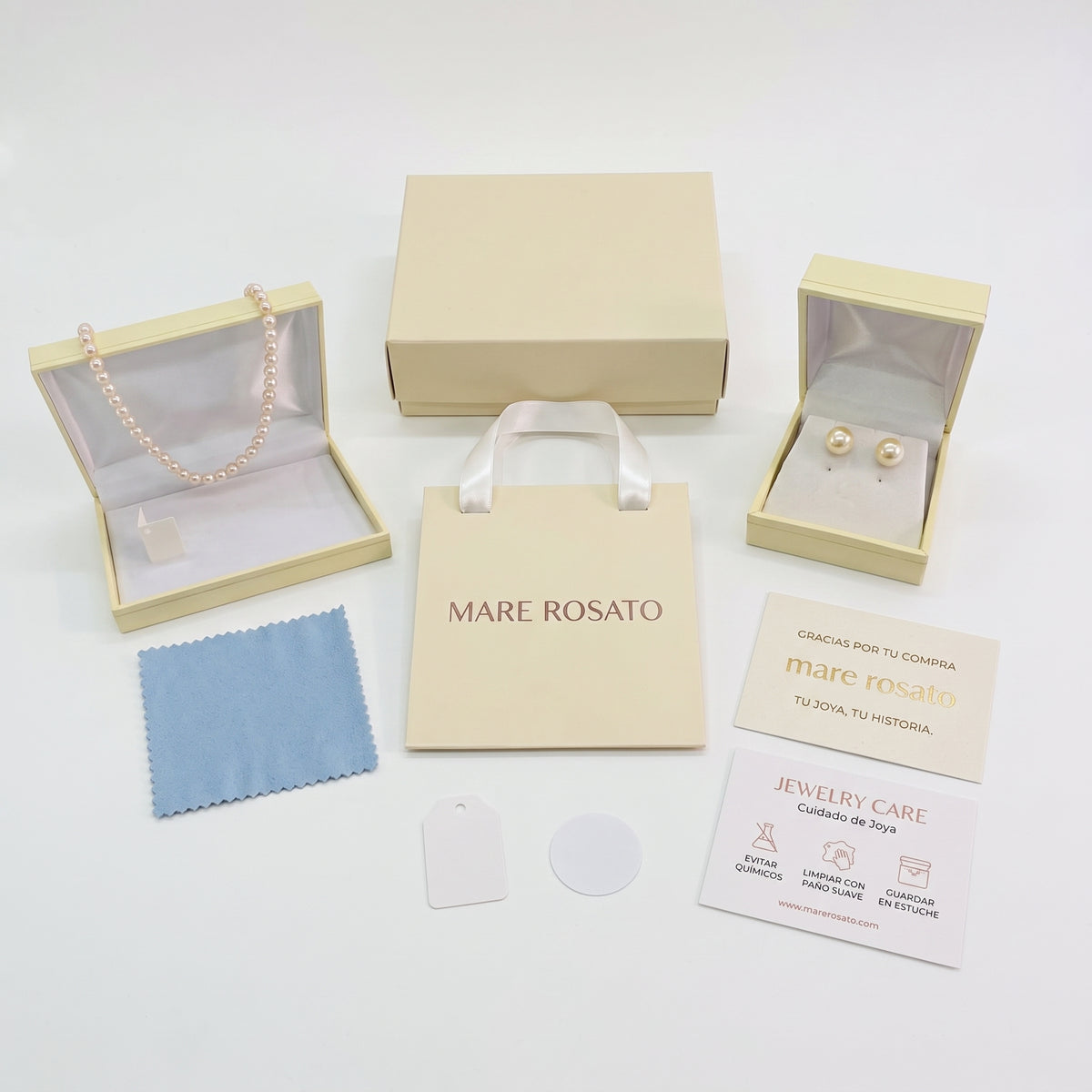 Set de Perlas Clásicos Aros 8mm y Collar 45cm Enchapado en oro 18K - Empaque Premium