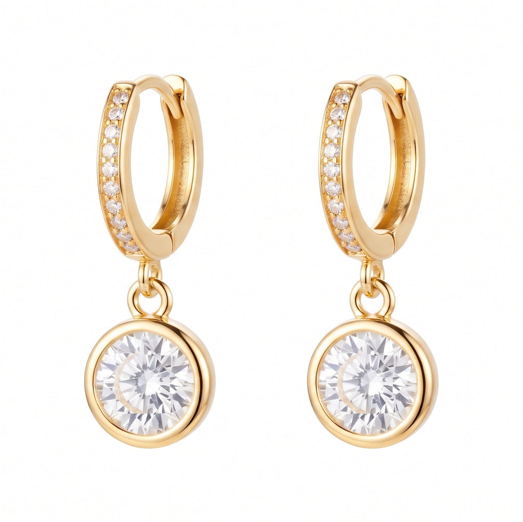Argollas Punto de Luz | Argollas Baño Oro 18K con Micro Circones y Colgante Punto de Luz Blanco