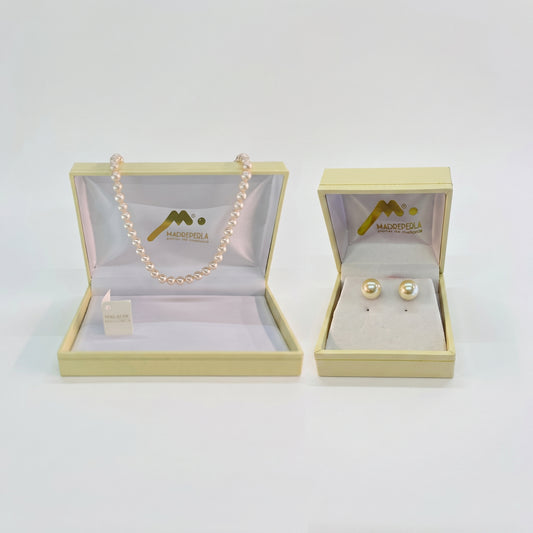 Set de Perlas Clásicos Aros 8mm y Collar 70cm Enchapado en oro 18K - Empaque Premium