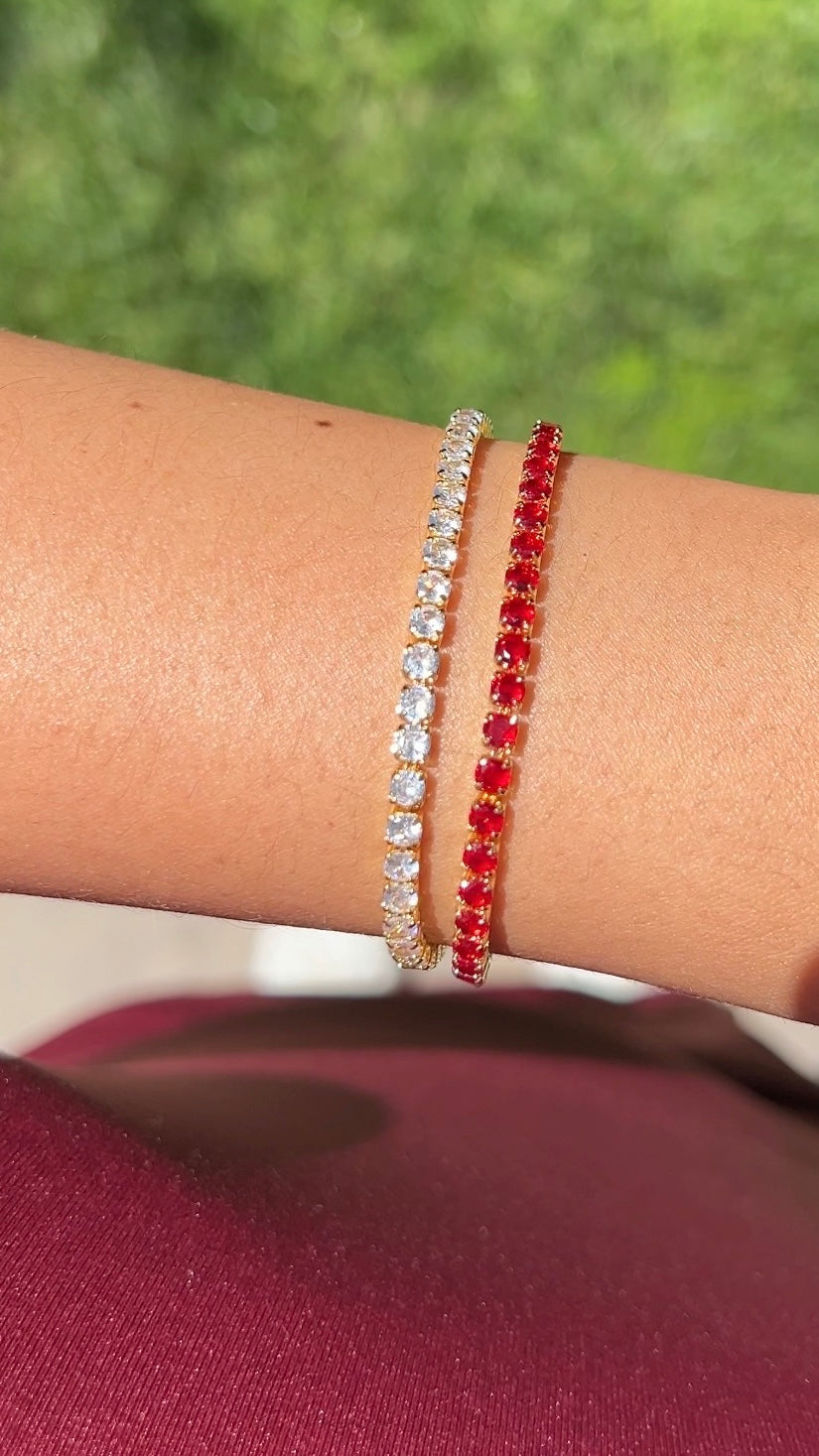 Pulsera ajustable bañada en oro con circones blancos y alargador de 5 cm