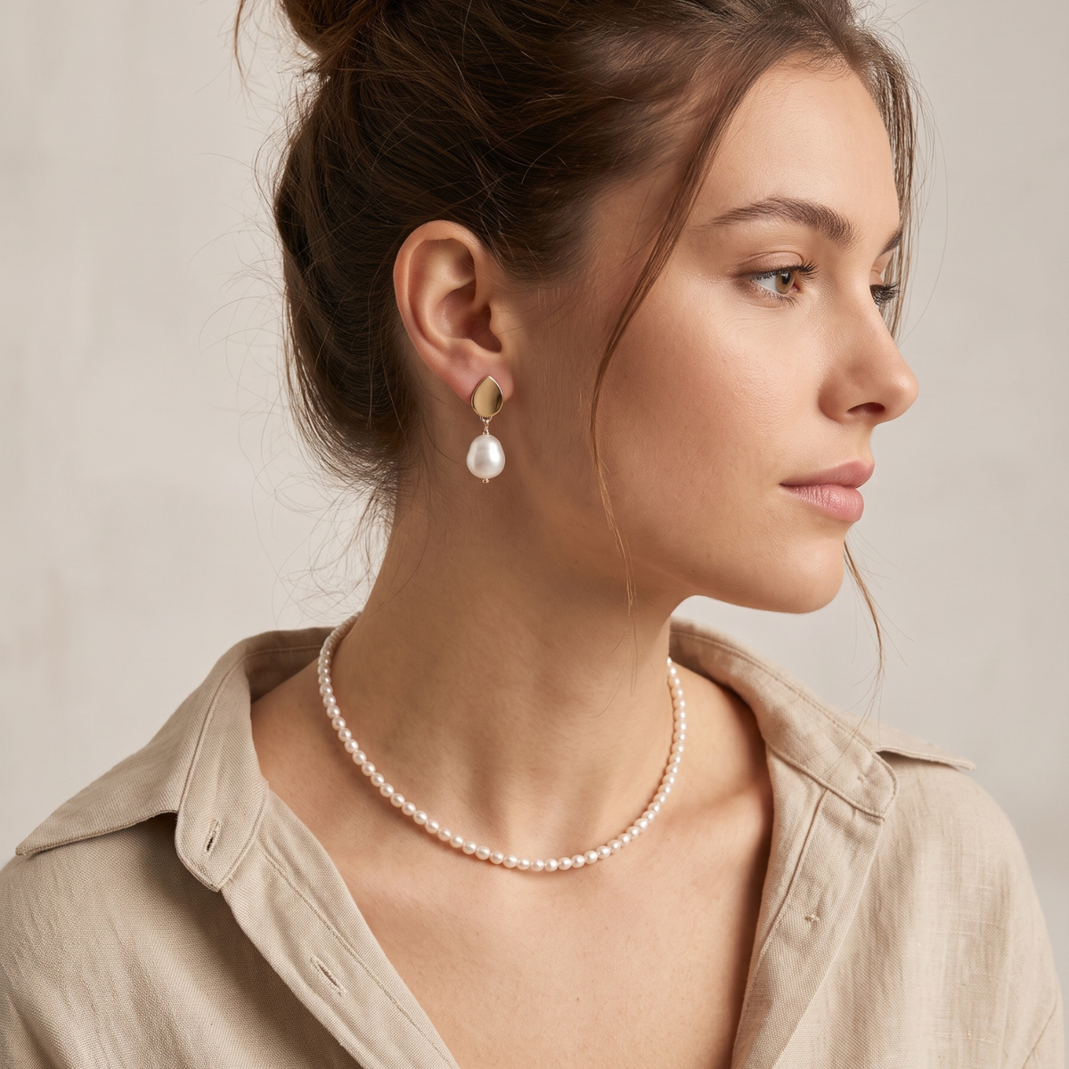 Set Amalia Dúo | Collar de Perlas de Río Naturales 4 mm 50 cm y Aros Amalia Baño Oro 18K