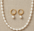 Set Perla Aurea | Collar de Perlas de Río Naturales 7-8 mm y Argollas con Perla, joyería Mare Rosato