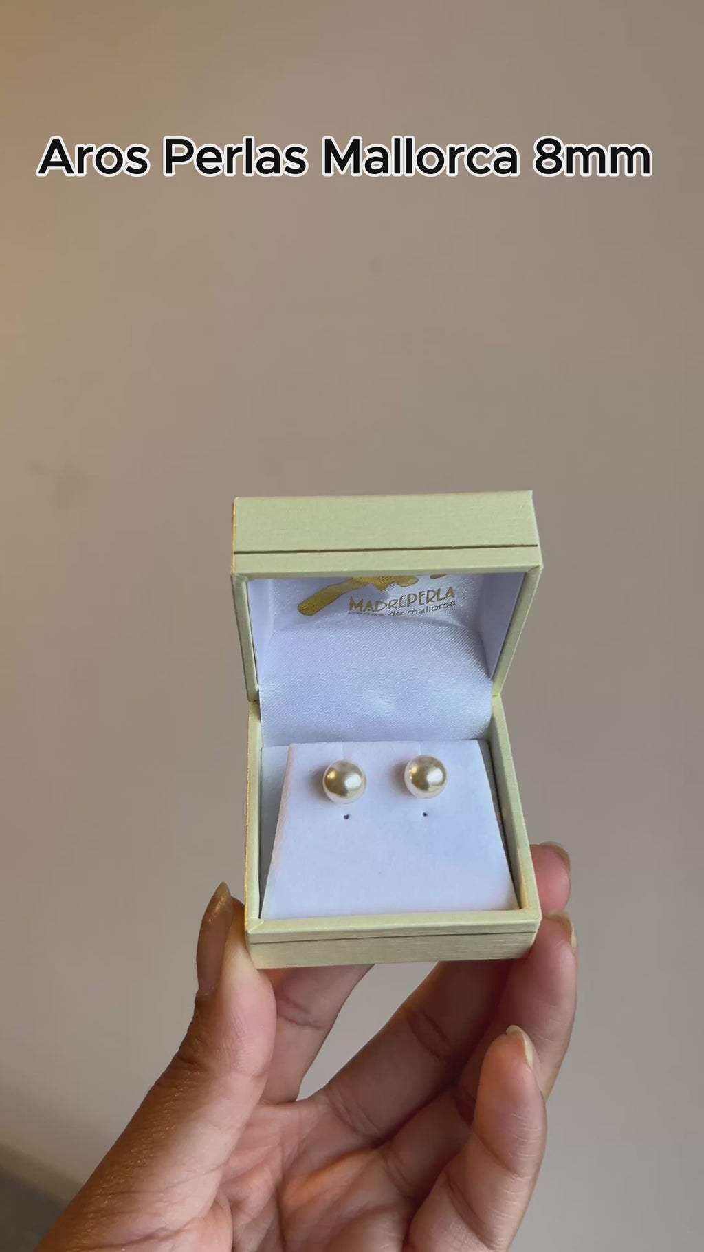 Aros Clásicos Perlas 8mm de Mallorca | Enchapado en oro 18K | Empaque Premium