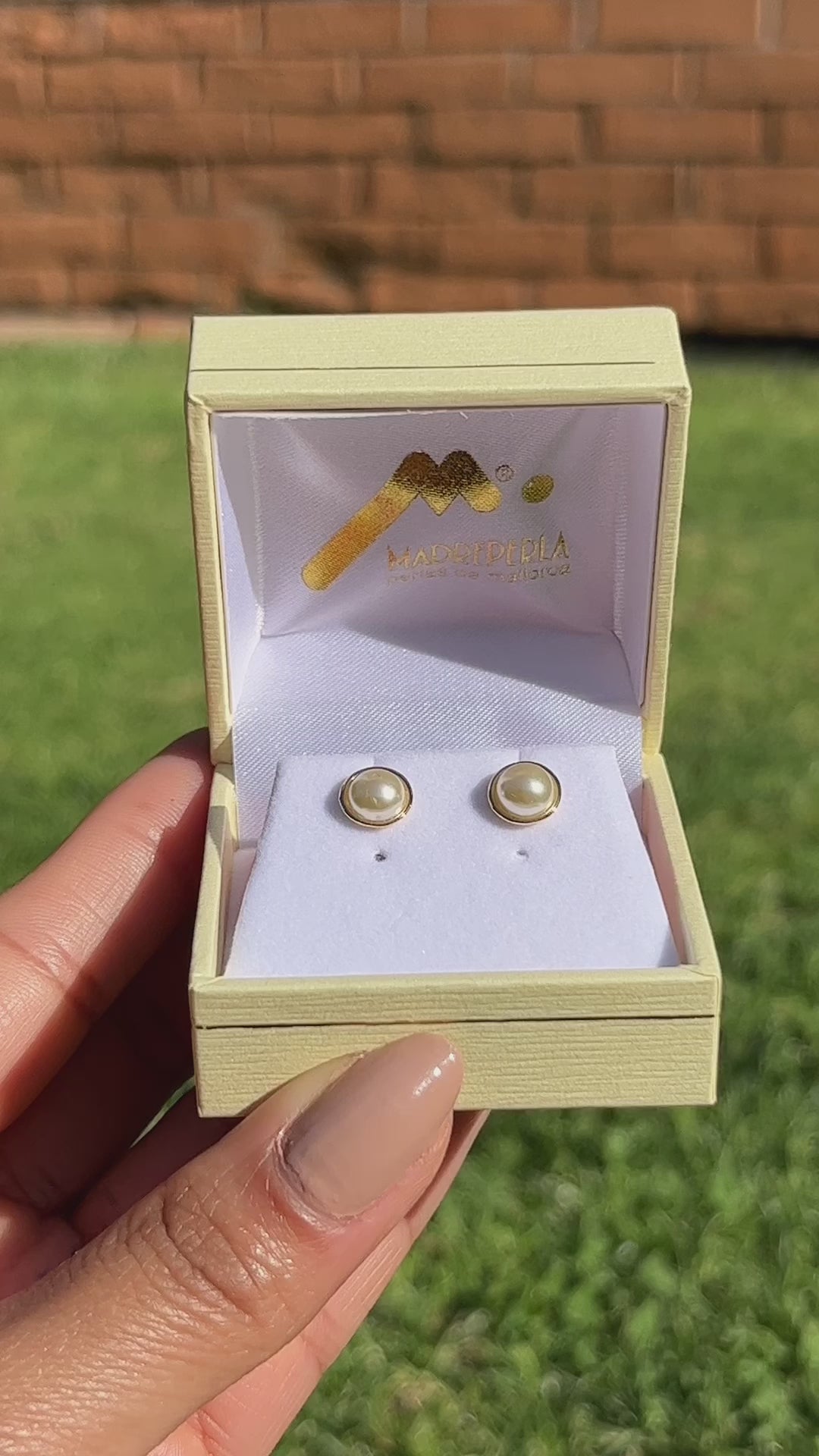 Aros Clásicos Media Perlas 6mm de Mallorca | Enchapado en oro 18K | Empaque Premium